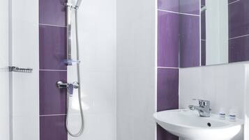 淋浴设施、免费洗浴用品、毛巾