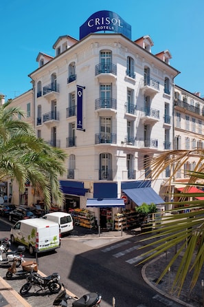 Front of property - Crisol Belle Epoque (Cannes)