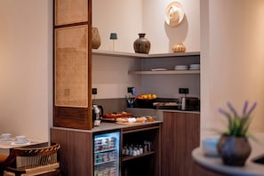 Daily buffet breakfast for a fee - Crisol Belle Epoque (Cannes)