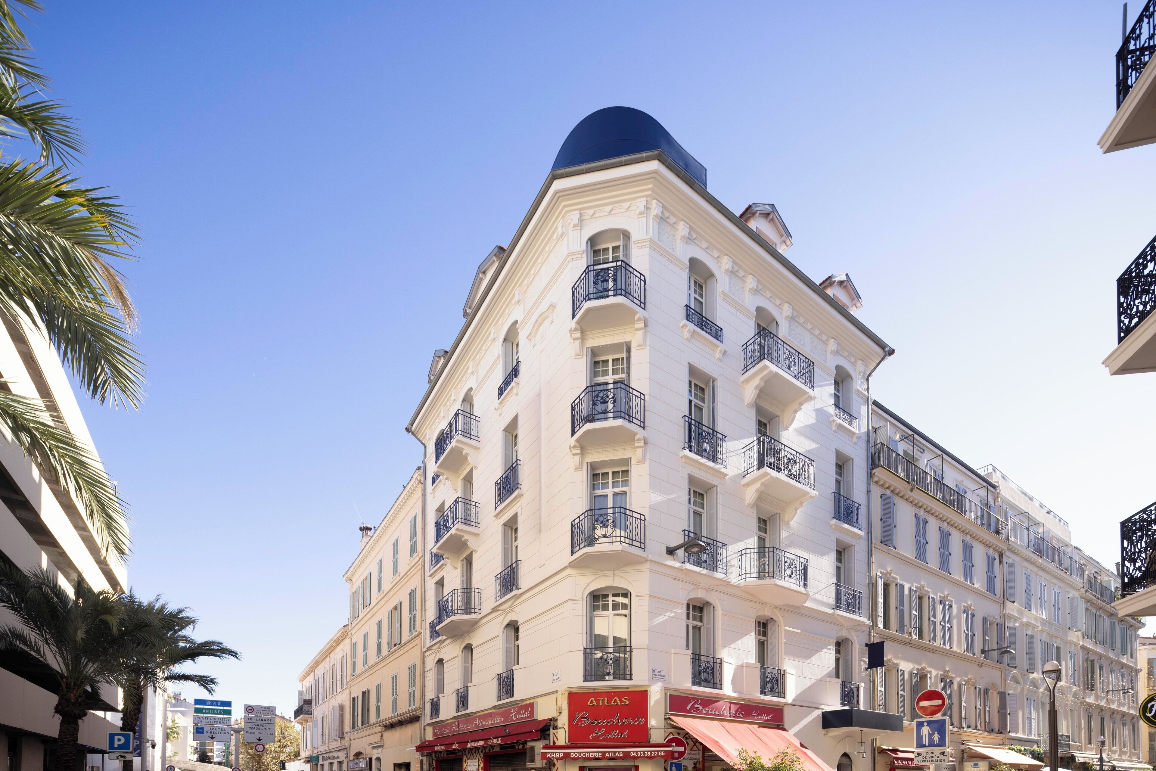 Mặt tiền nơi lưu trú