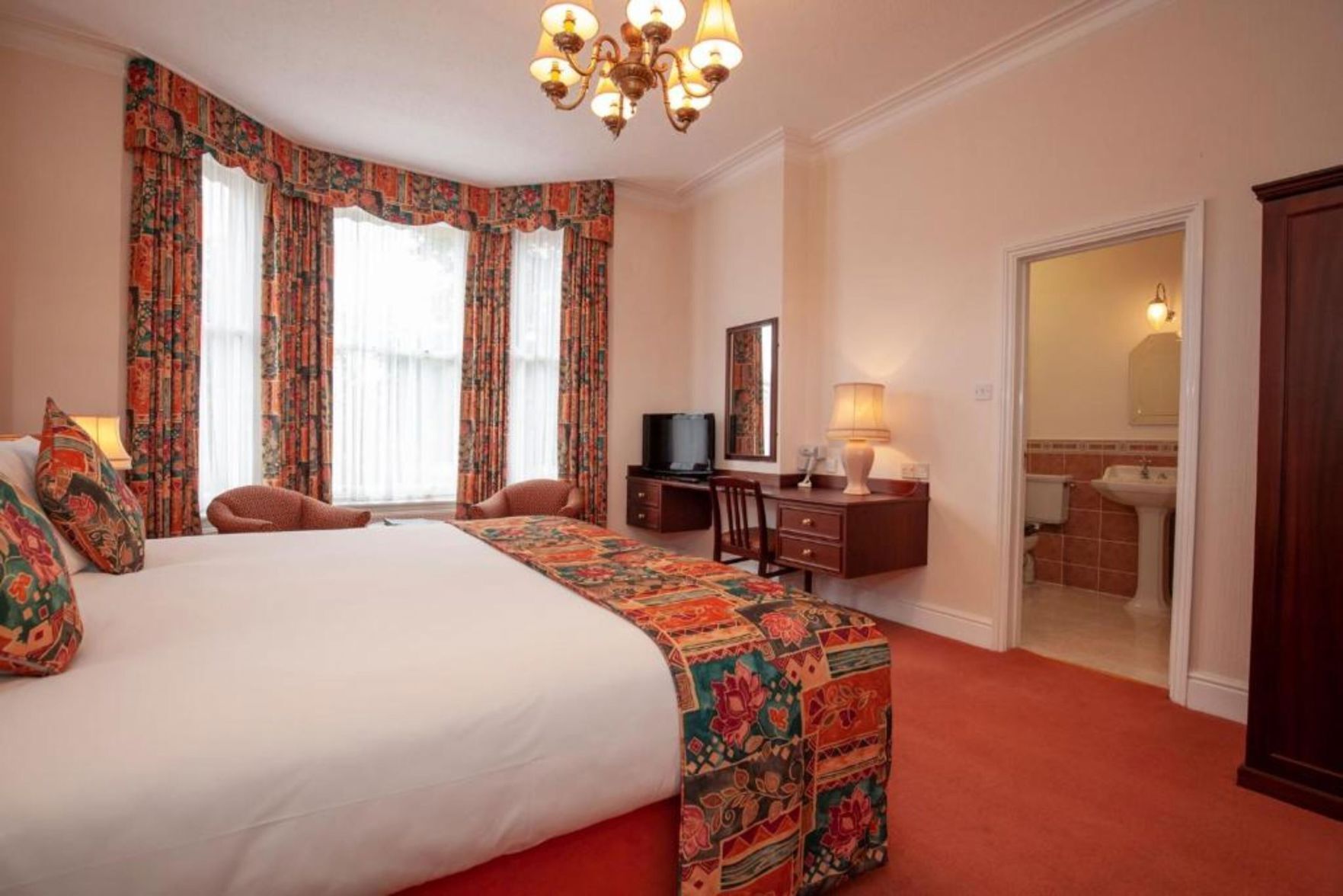 In-room safe, desk, soundproofing, iron/ironing board
