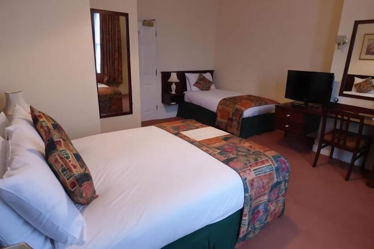 In-room safe, desk, soundproofing, iron/ironing board