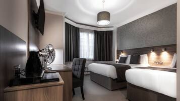 Standard Triple Room, Multiple Beds | Desk, blackout curtains, free WiFi, bed sheets
