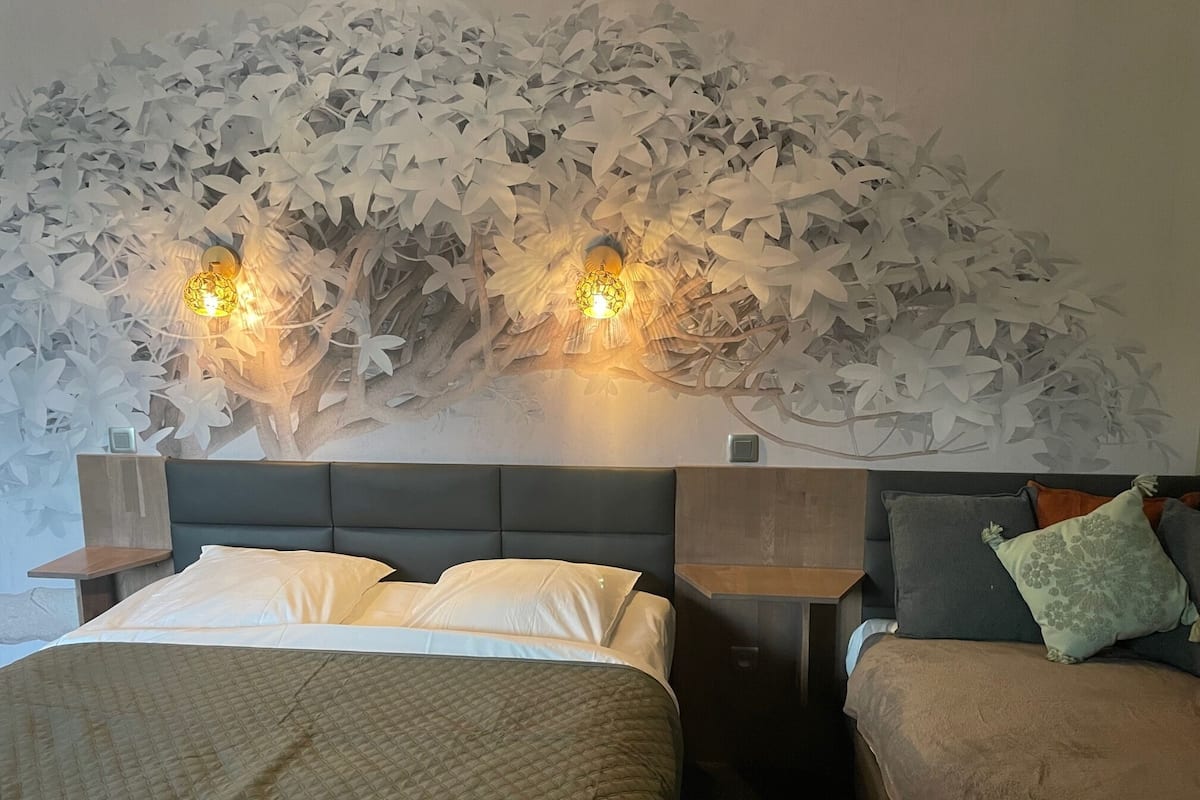 Desk, free cots/infant beds, free WiFi, bed sheets