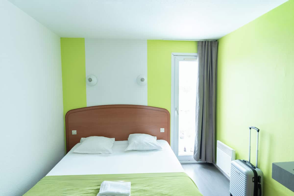 Standard Double Room | Desk, iron/ironing board, free cots/infant beds, free WiFi