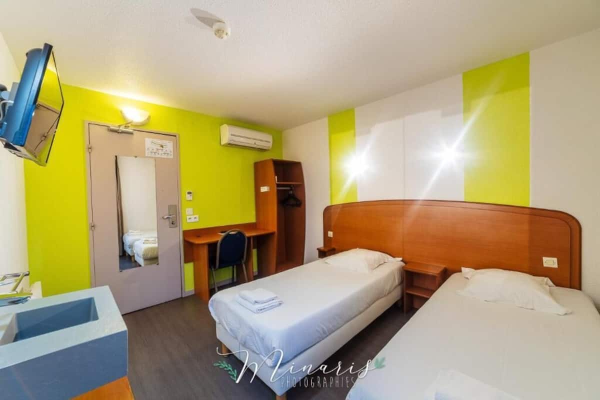 1 bedroom, desk, iron/ironing board, free WiFi