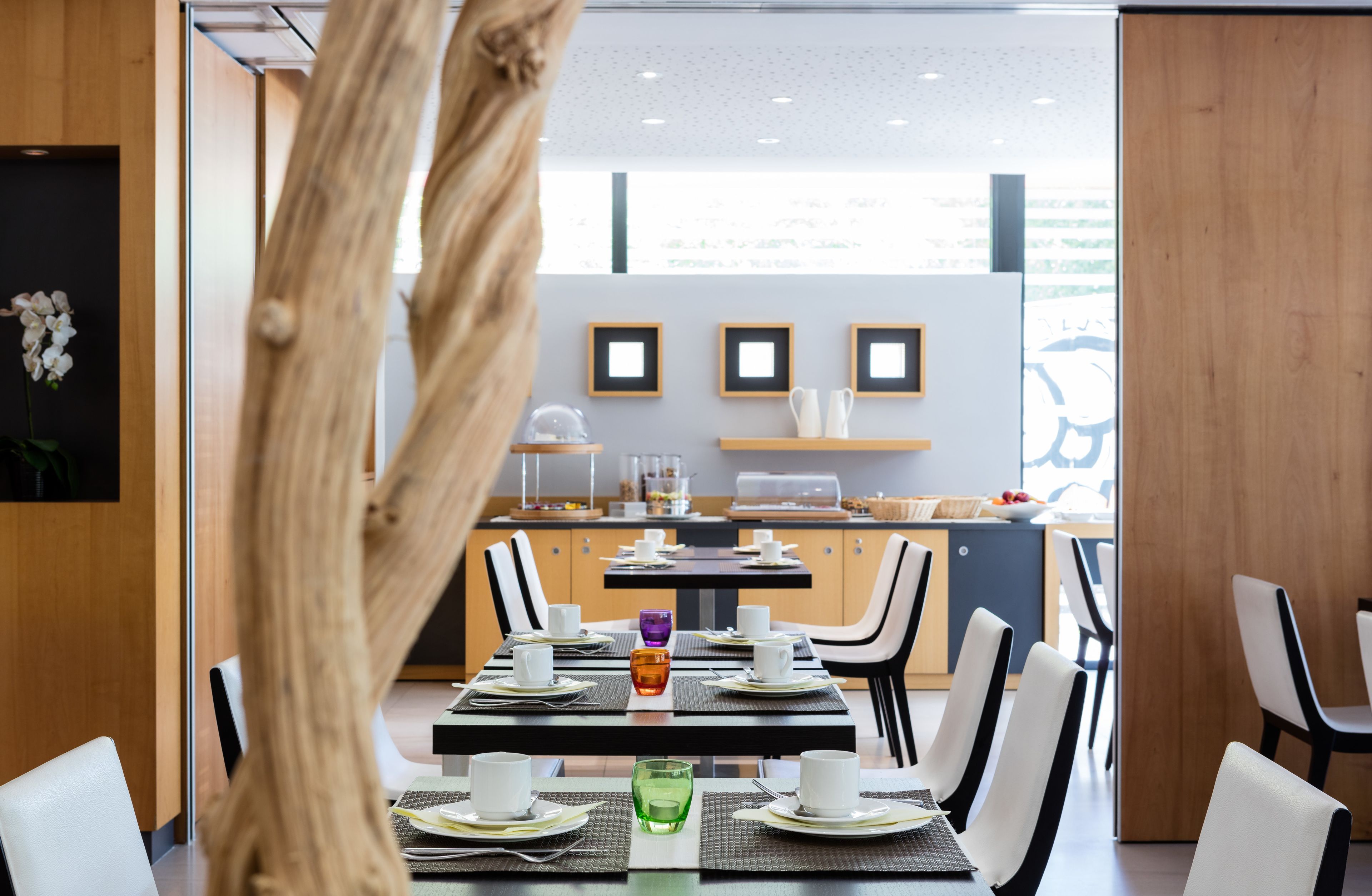 Petit déjeuner continental (14 EUR par personne)