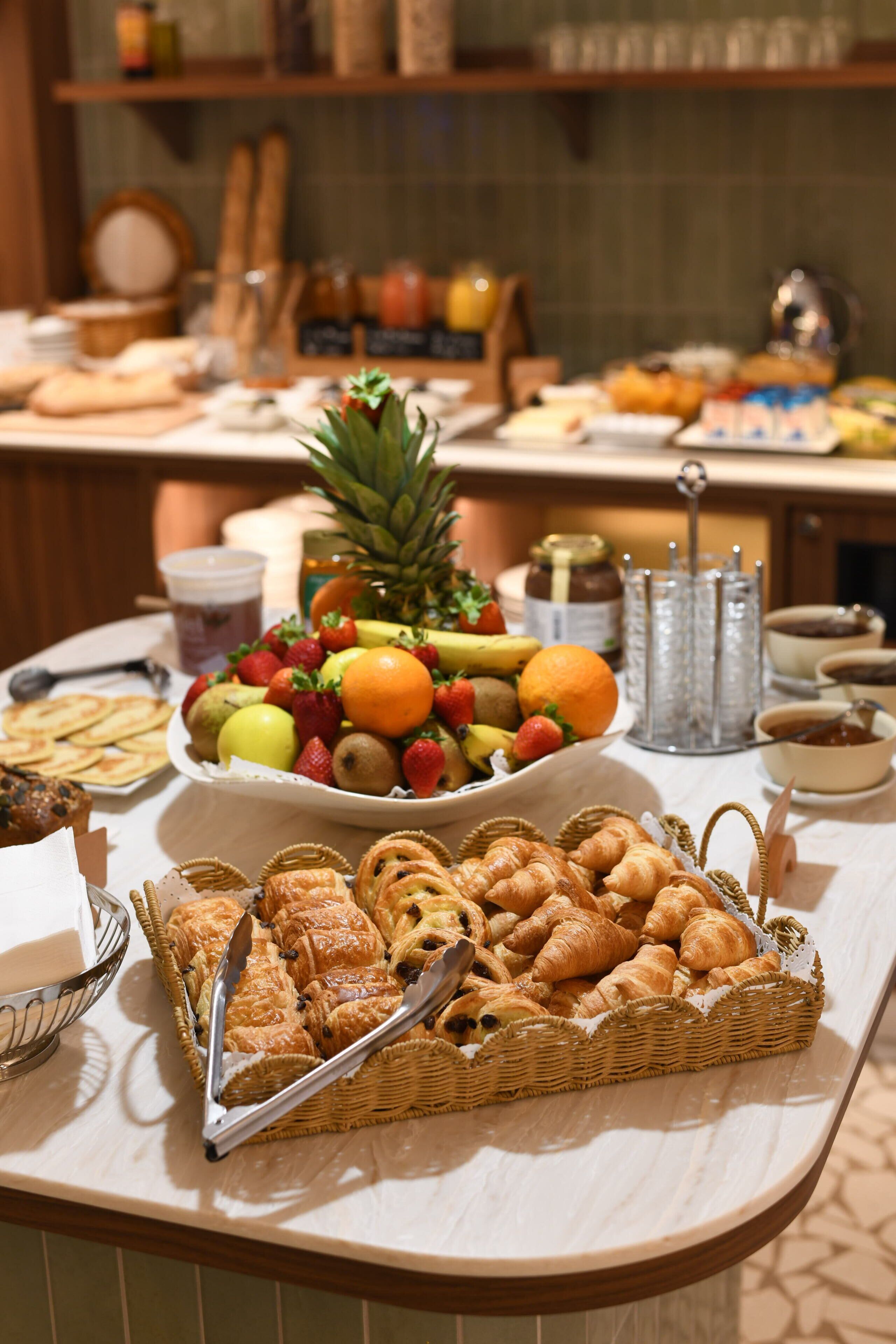 Daily continental breakfast for a fee