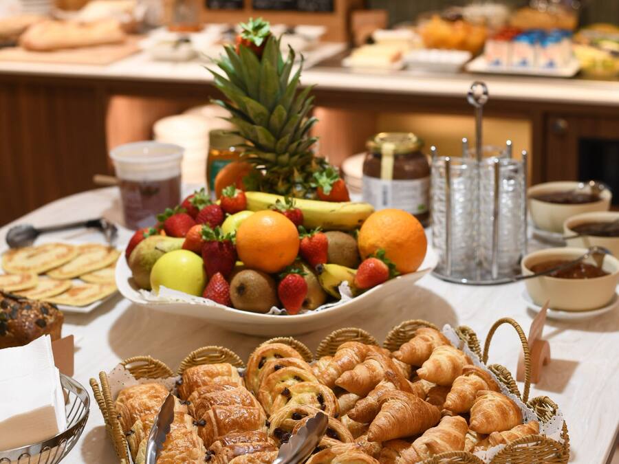 Tägliches kontinentales Frühstück gegen Gebühr