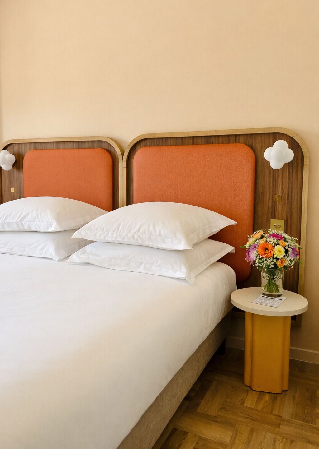 Premium-sengetøj, senge med topmadrasser, minibar, pengeskab på værelset