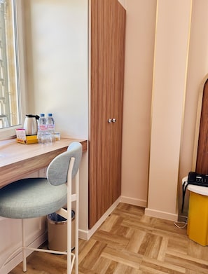 Premium bedding, pillowtop beds, in-room safe, blackout drapes - Hotel Rotonde (Aix-en-Provence)