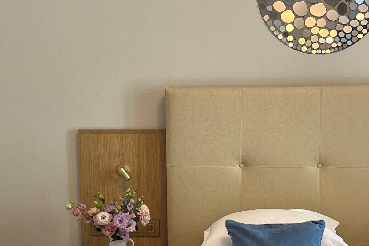 Habitación doble | Ropa de cama de alta calidad, camas con pillow-top y minibar