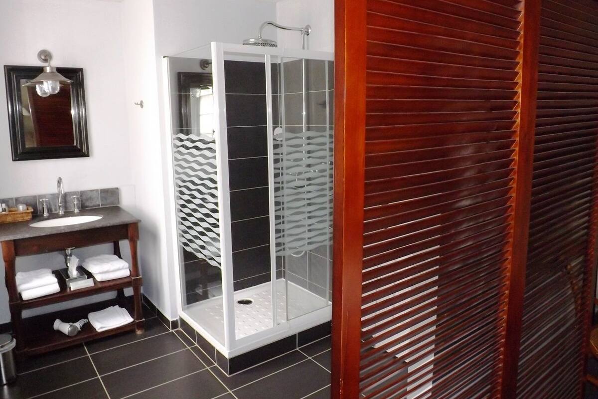 double room (privilege) | bathroom | free toiletries, hair dryer, towels