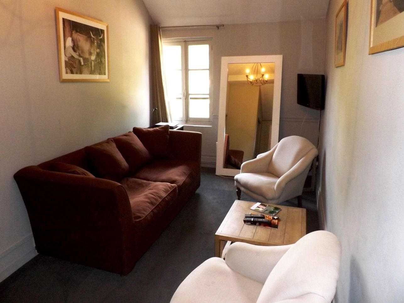 apartment (fosse gloriettes) | living area | flat-screen tv