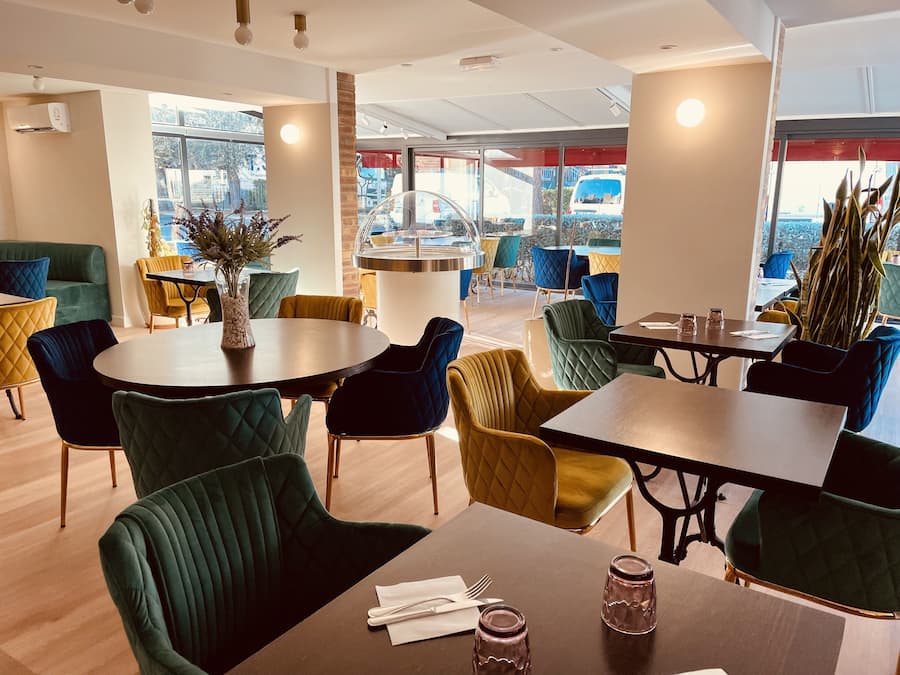 Serveert lunch en diner, Franse gerechten