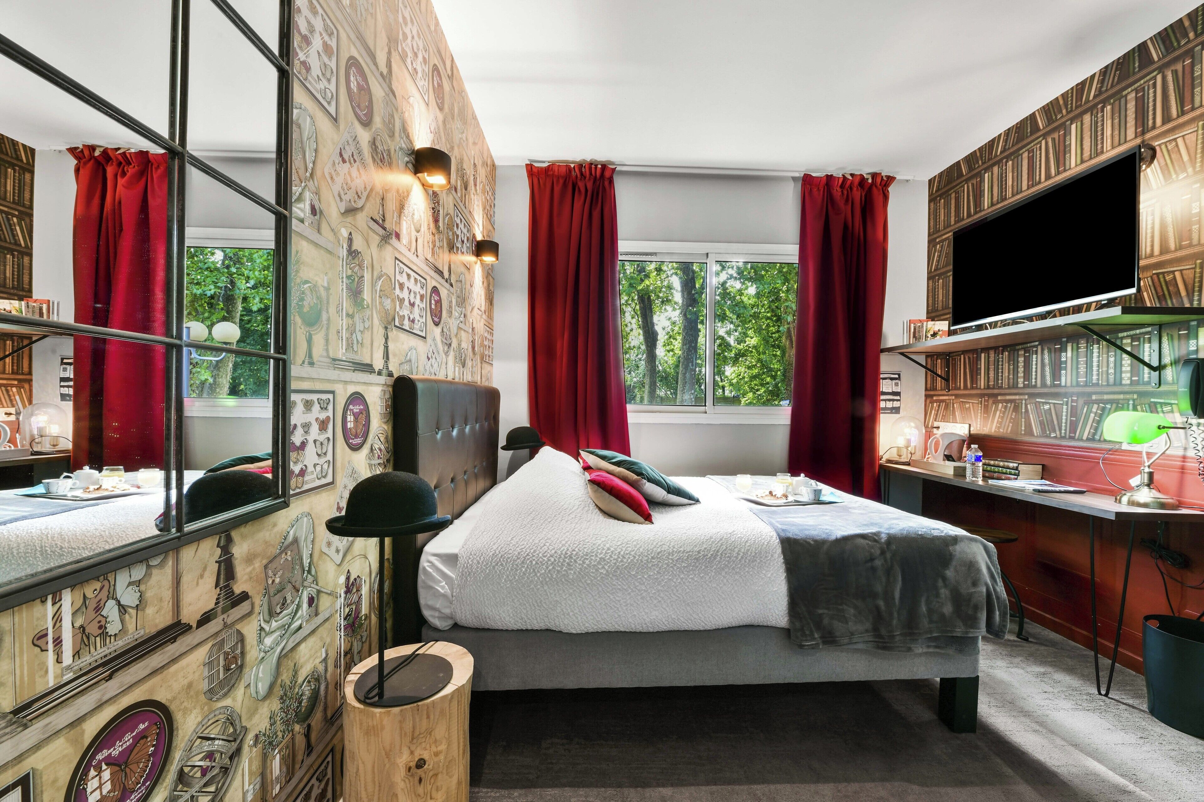 Superior Double Room | In-room safe, desk, soundproofing, iron/ironing board