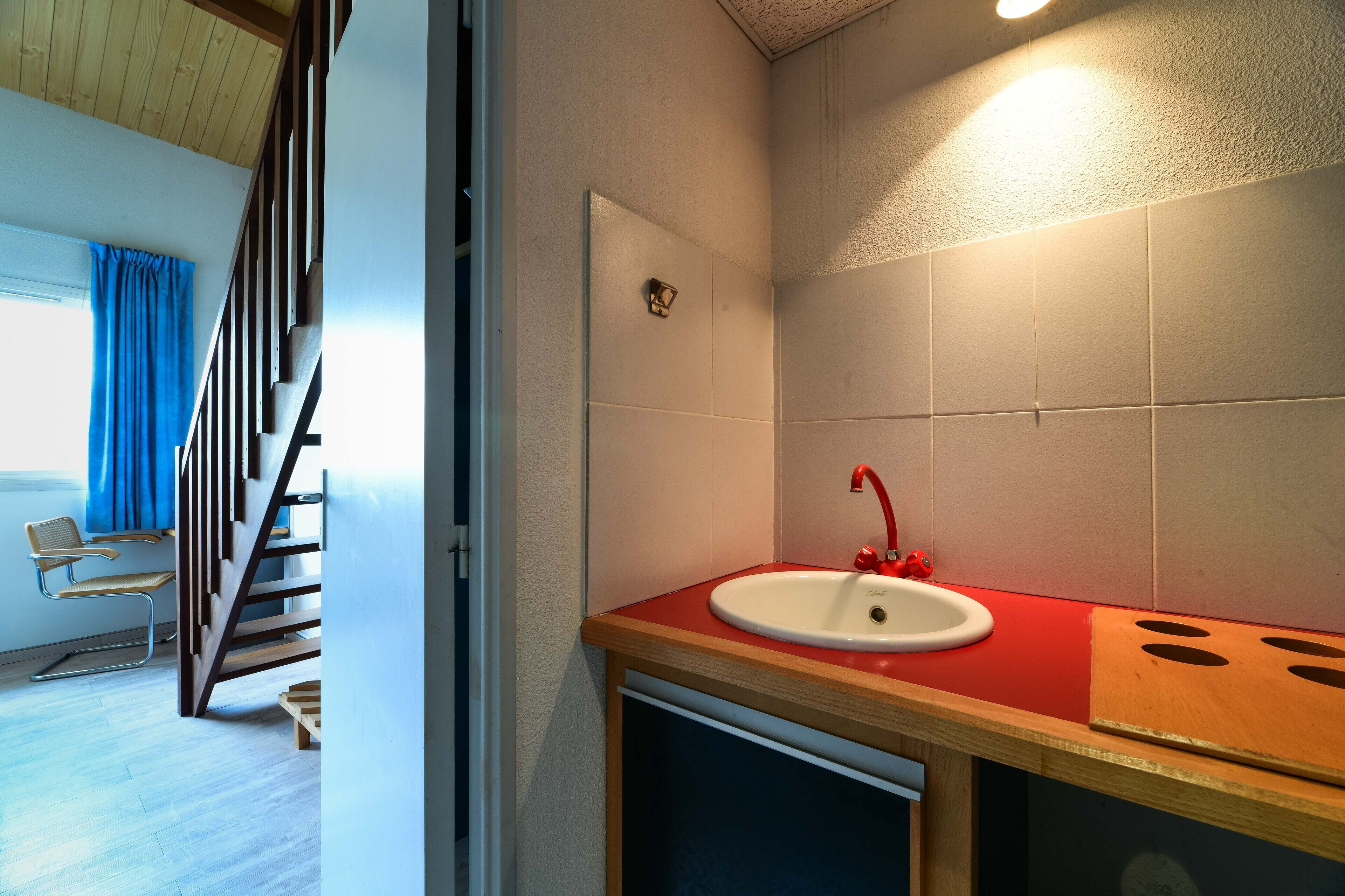 quadruple room | in-room safe, desk, soundproofing, iron/ironing board