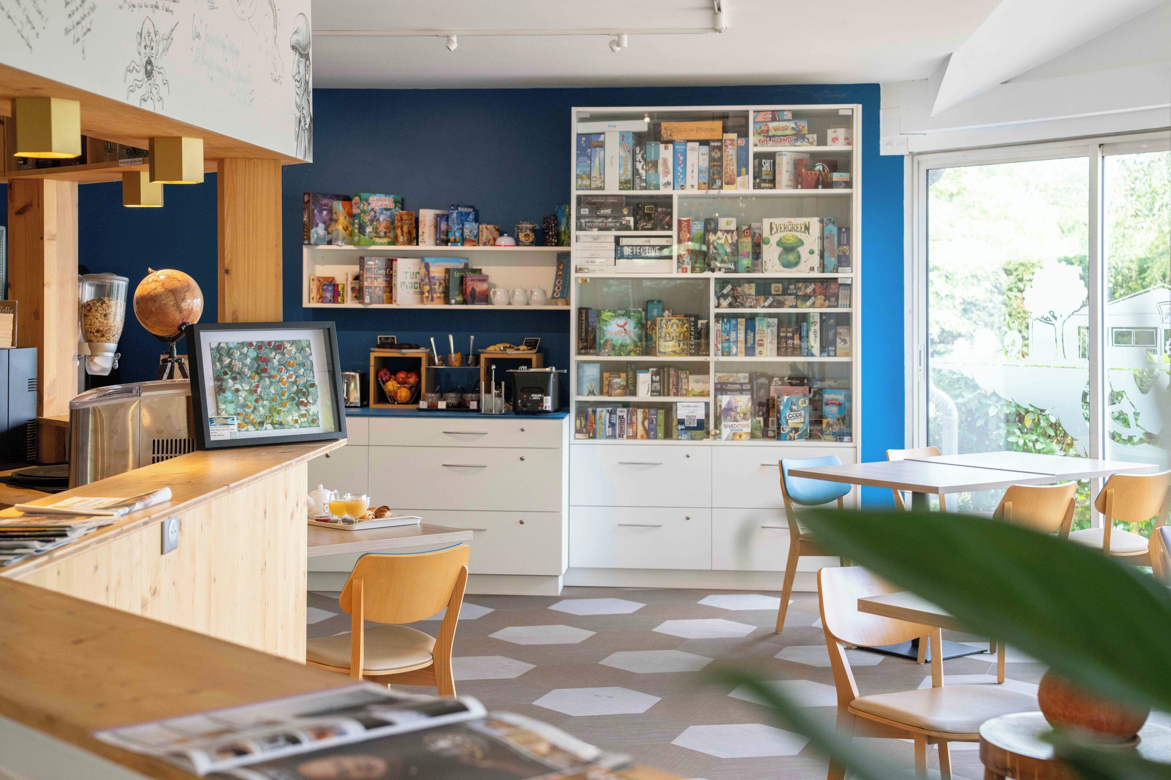 daily buffet breakfast (eur 13 per person)