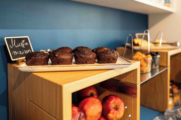 Daily buffet breakfast (EUR 13 per person)