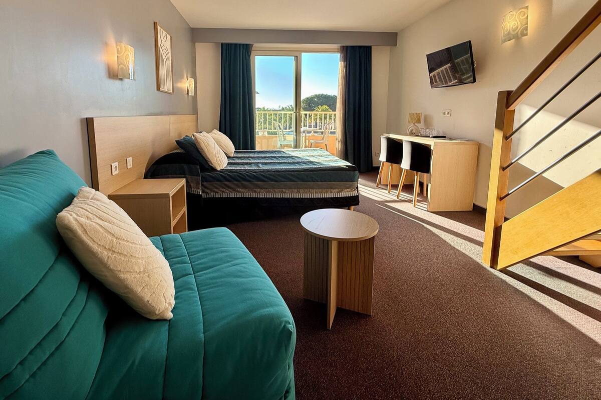 Appartement Duplex Familial, 2 chambres, balcon, côté piscine