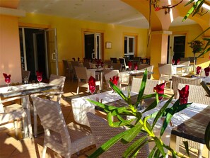 Breakfast, lunch, dinner served; French cuisine