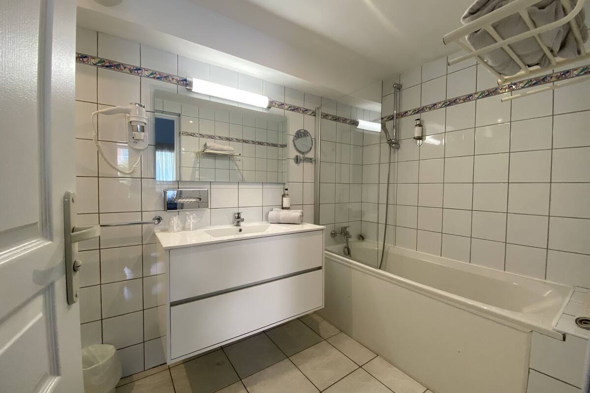 family quadruple room, terrace, ground floor | bathroom | free toiletries, hair dryer, towels, soap