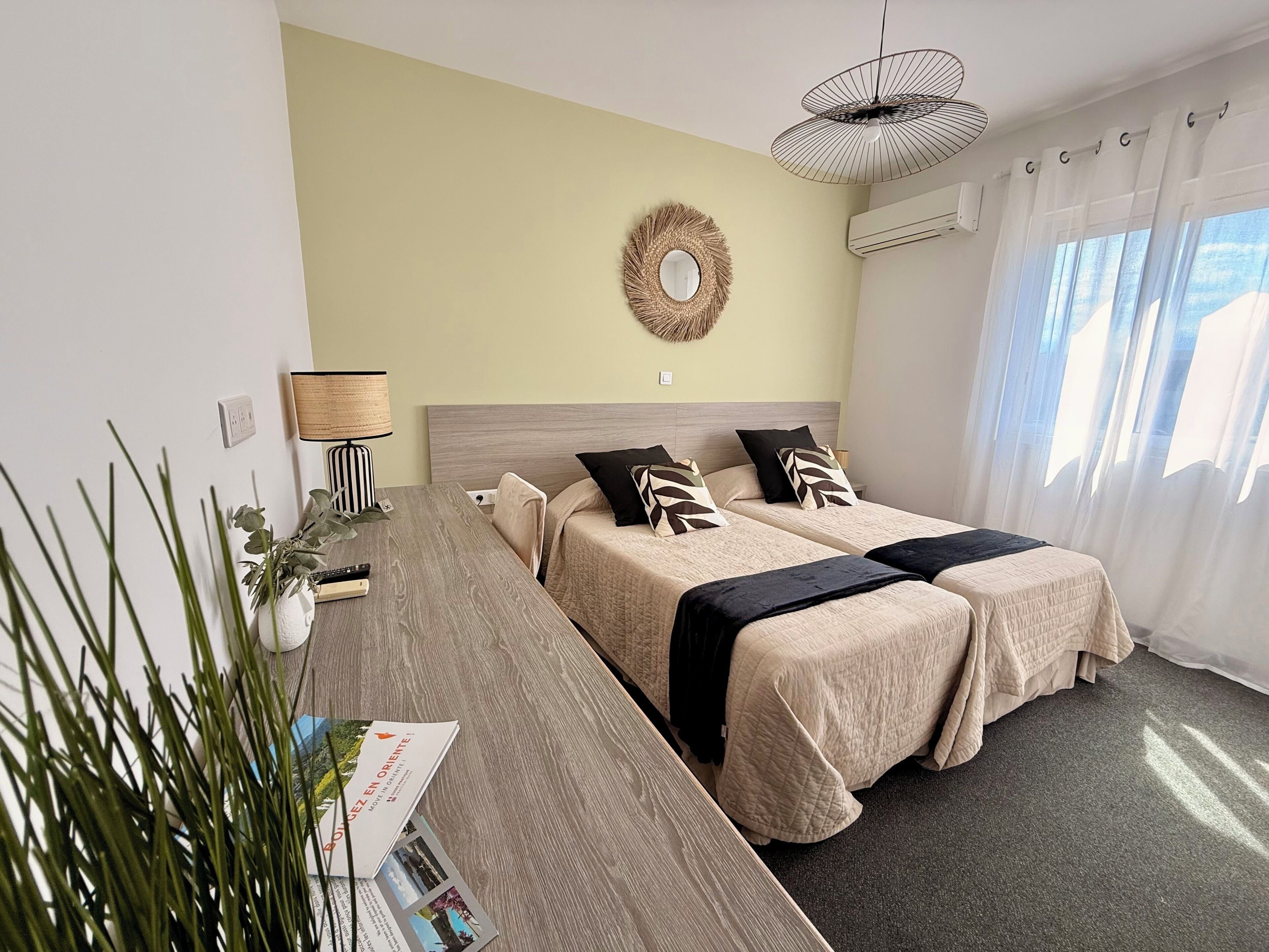 Phòng 2 giường đơn Superior, 2 giường đơn, hiên, tầng trệt | Bộ đồ giường cao cấp, trang trí khác biệt 