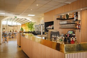 Bar (en el alojamiento)