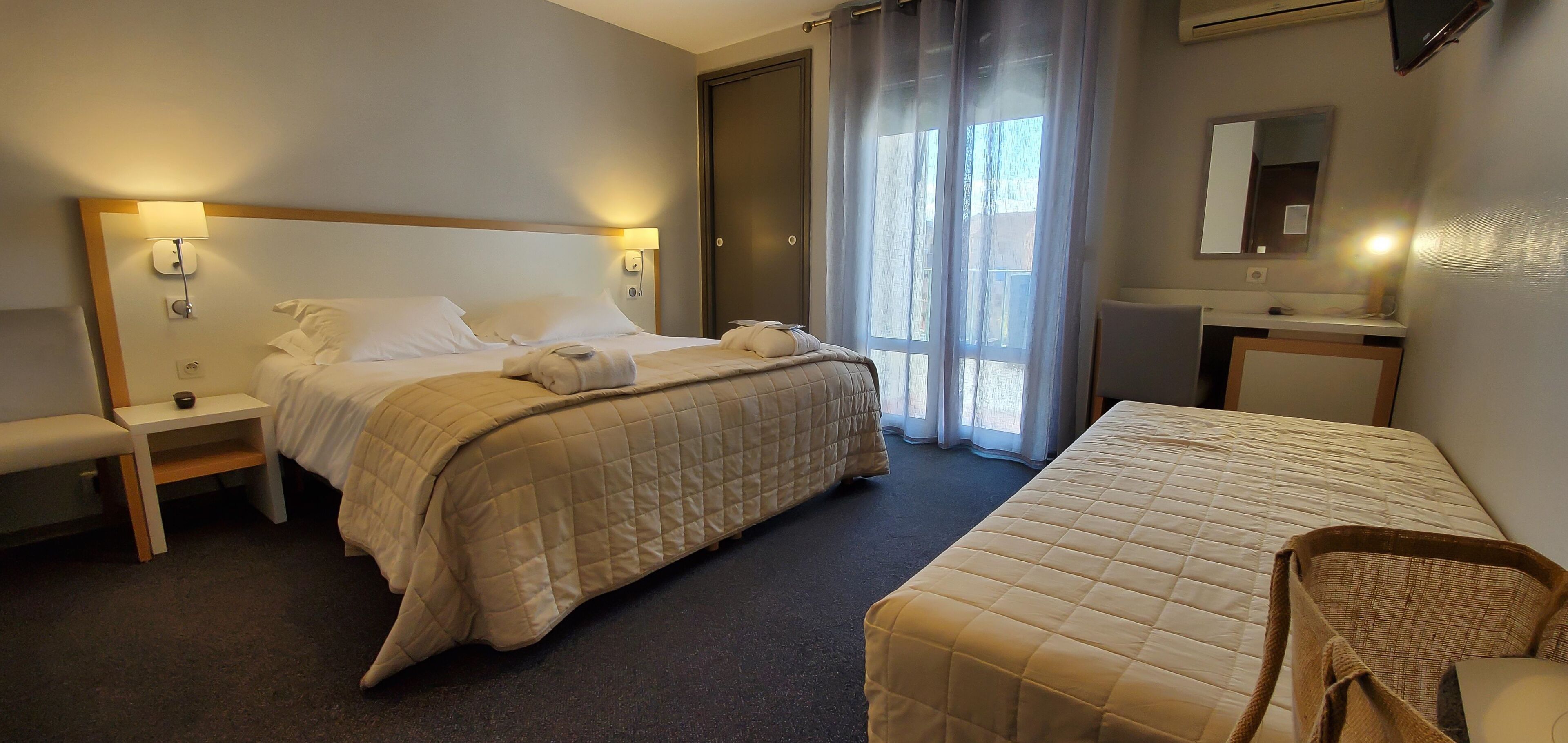 luxury double room | 1 bedroom, premium bedding, in-room safe, desk