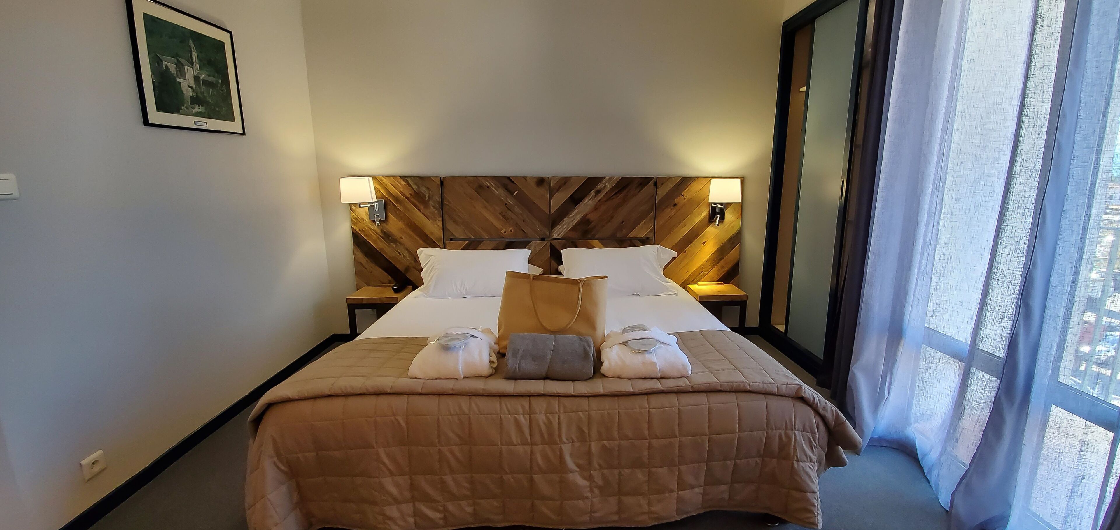 luxury double room | 1 bedroom, premium bedding, in-room safe, desk