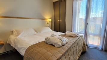 Luxury Double Room | 1 bedroom, premium bedding, in-room safe, desk