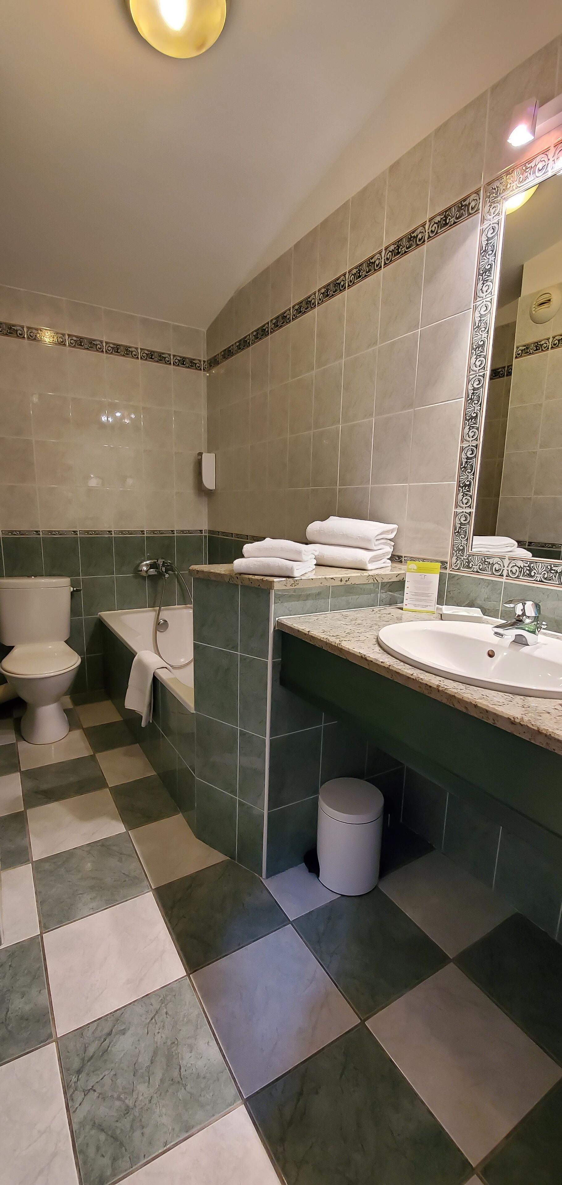 luxury double room | bathroom | free toiletries, hair dryer, towels