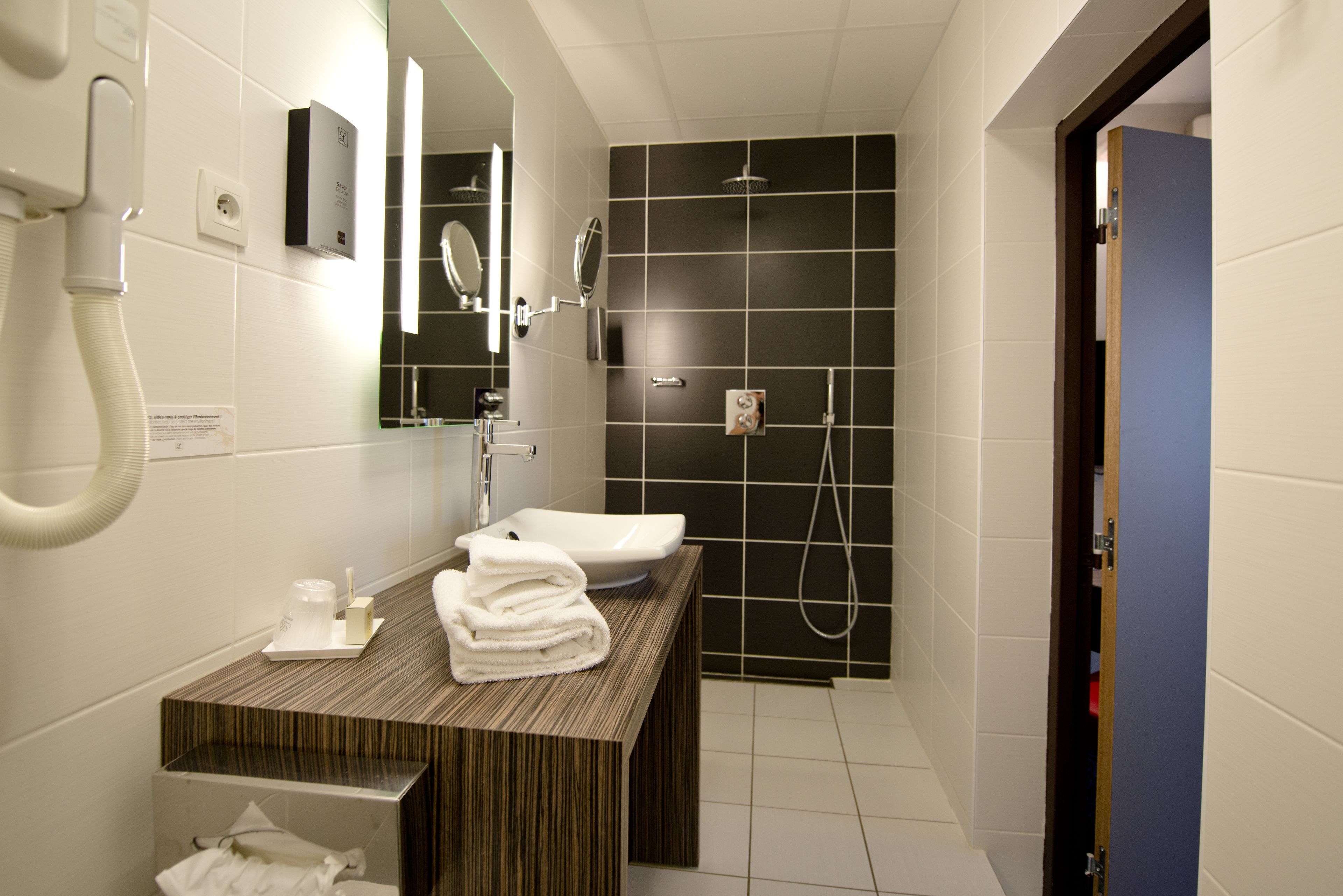 premium double room | bathroom | shower, free toiletries, hair dryer, slippers
