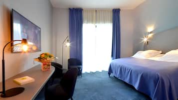 Coffres-forts dans les chambres, ameublement personnalisé, bureau