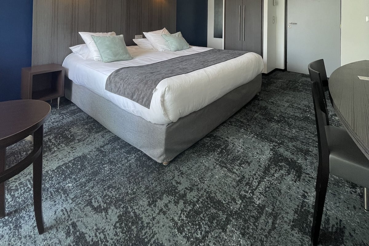 Premium Double Room | In-room safe, individually furnished, desk, soundproofing