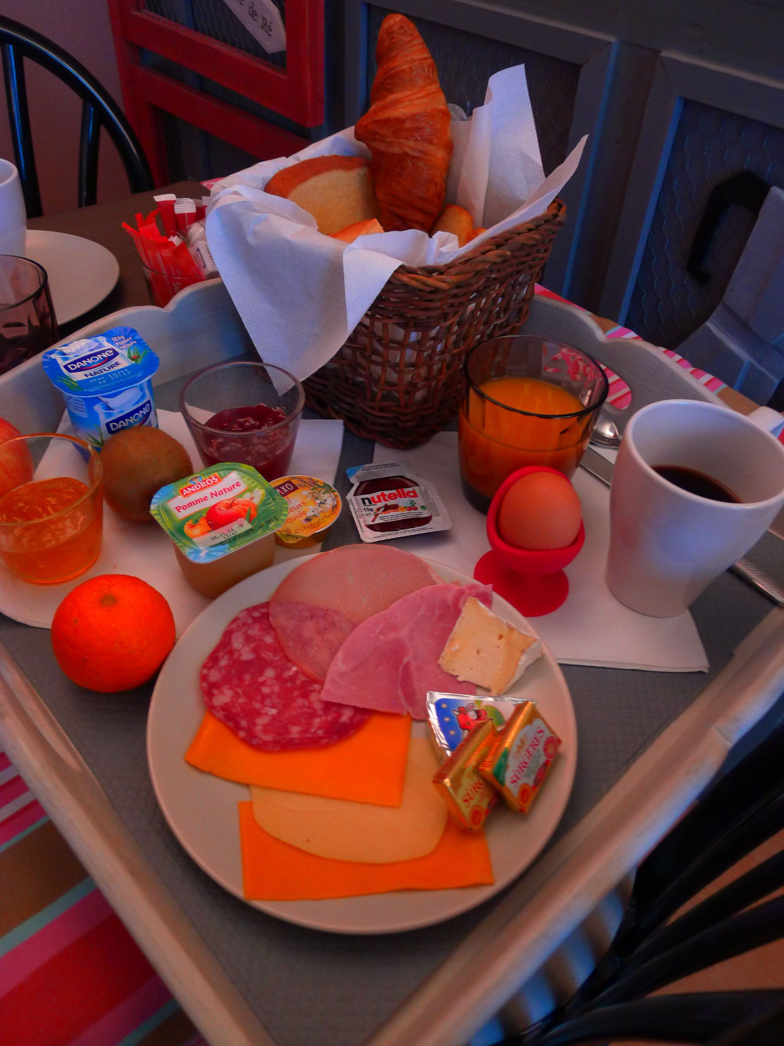 daily buffet breakfast (eur 13.00 per person)