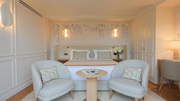 Elite Suite | Cadar kapas Mesir, peralatan tempat tidur premium, bar mini