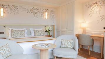 Design Room | Egyptian cotton sheets, premium bedding, minibar, in-room safe