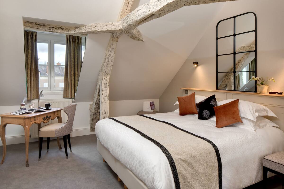 charm room (manoir 2nd french floor) | egyptian cotton sheets, premium bedding, minibar, in-room safe