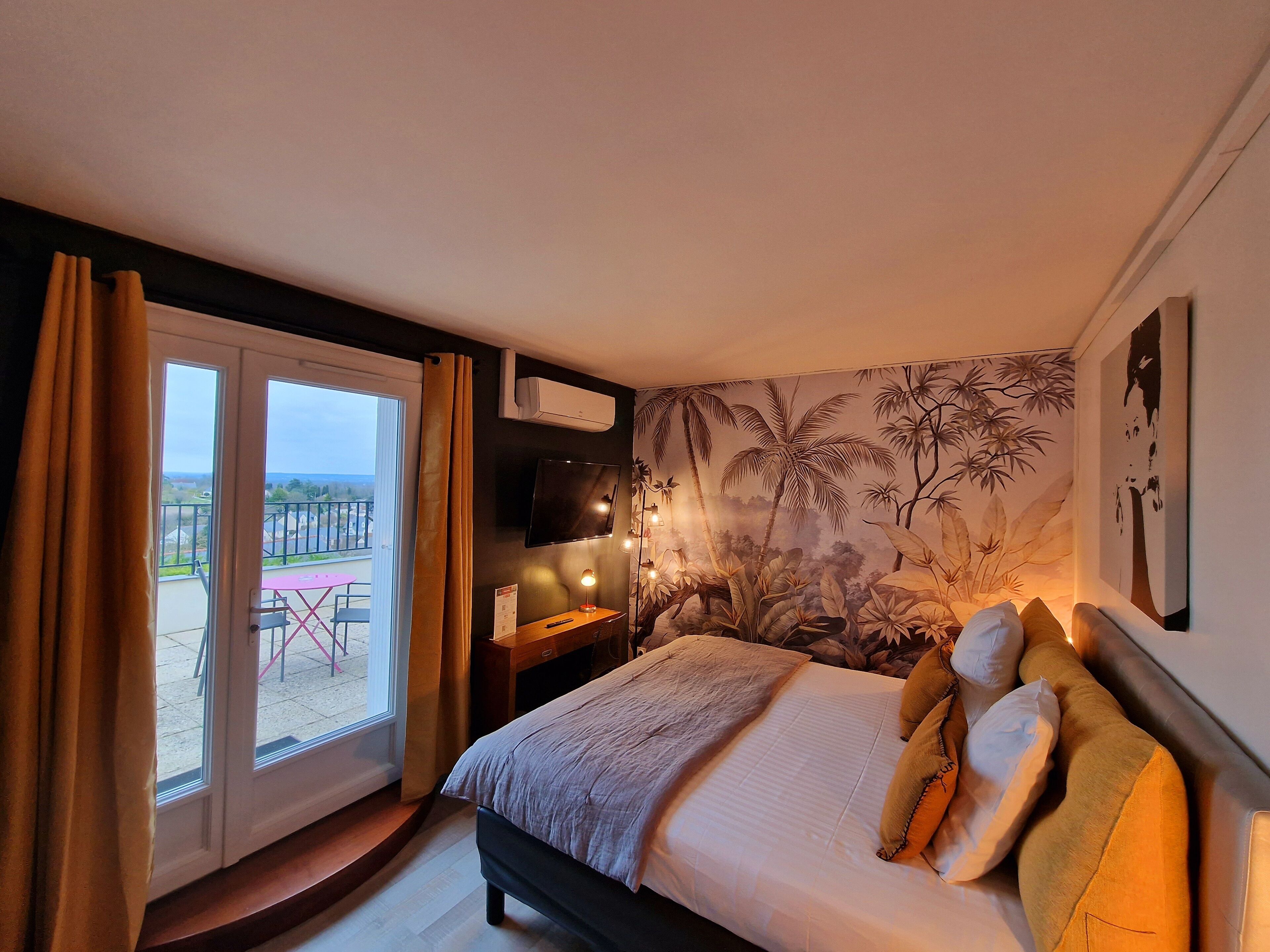 Cortinas blackout, wifi gratis y ropa de cama 