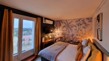 Habitación doble superior | Cortinas blackout, wifi gratis y ropa de cama