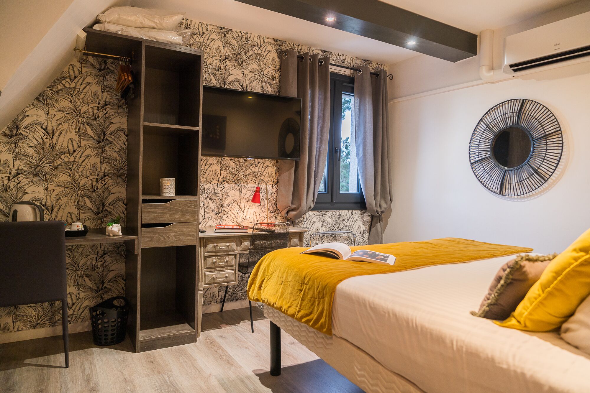 standard double room | blackout curtains, free wifi, bed sheets