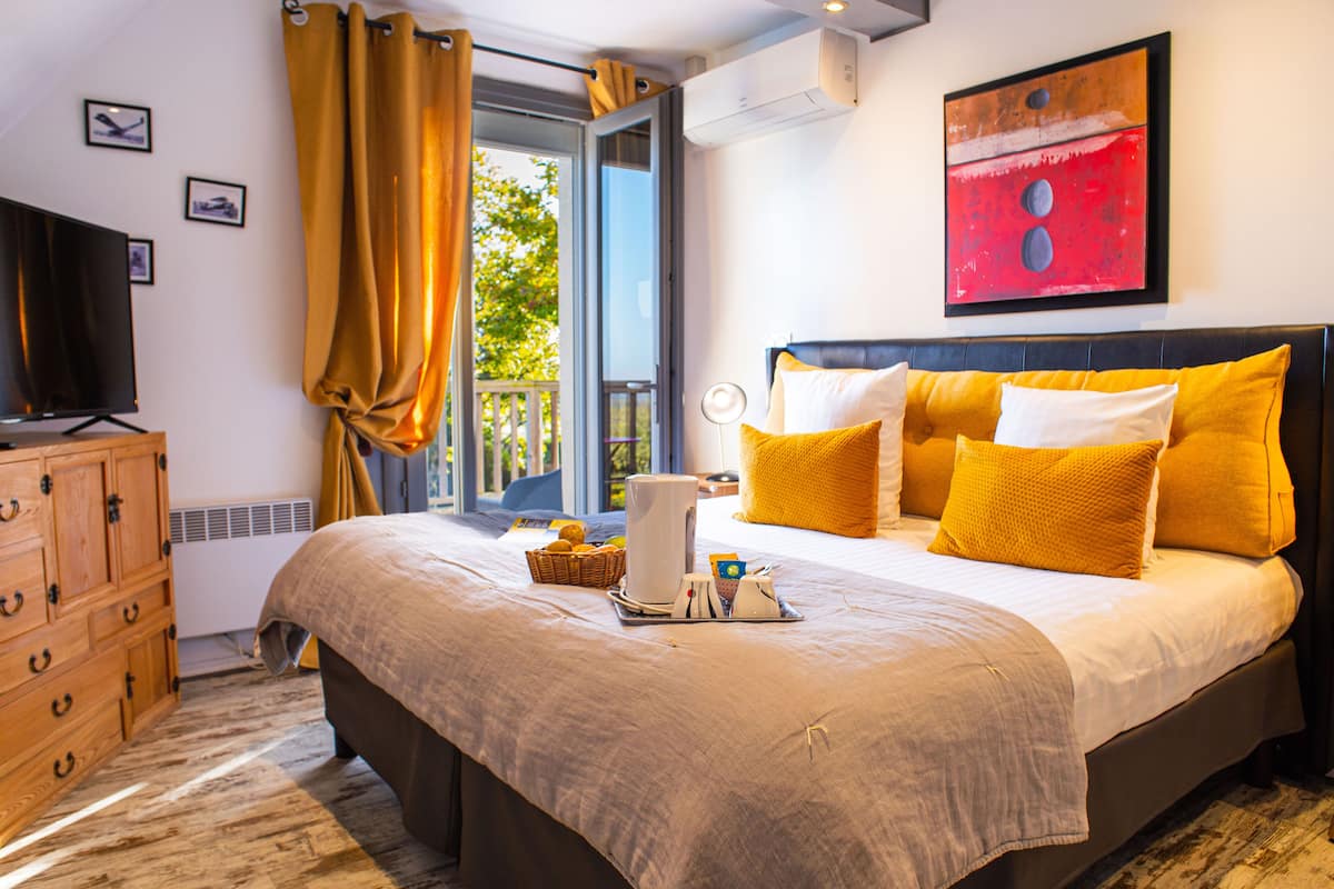 superior double room | blackout curtains, free wifi, bed sheets