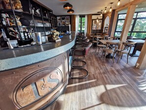 Bar (on property) - Les Terrasses de Saumur Hotel & Spa (Saumur)