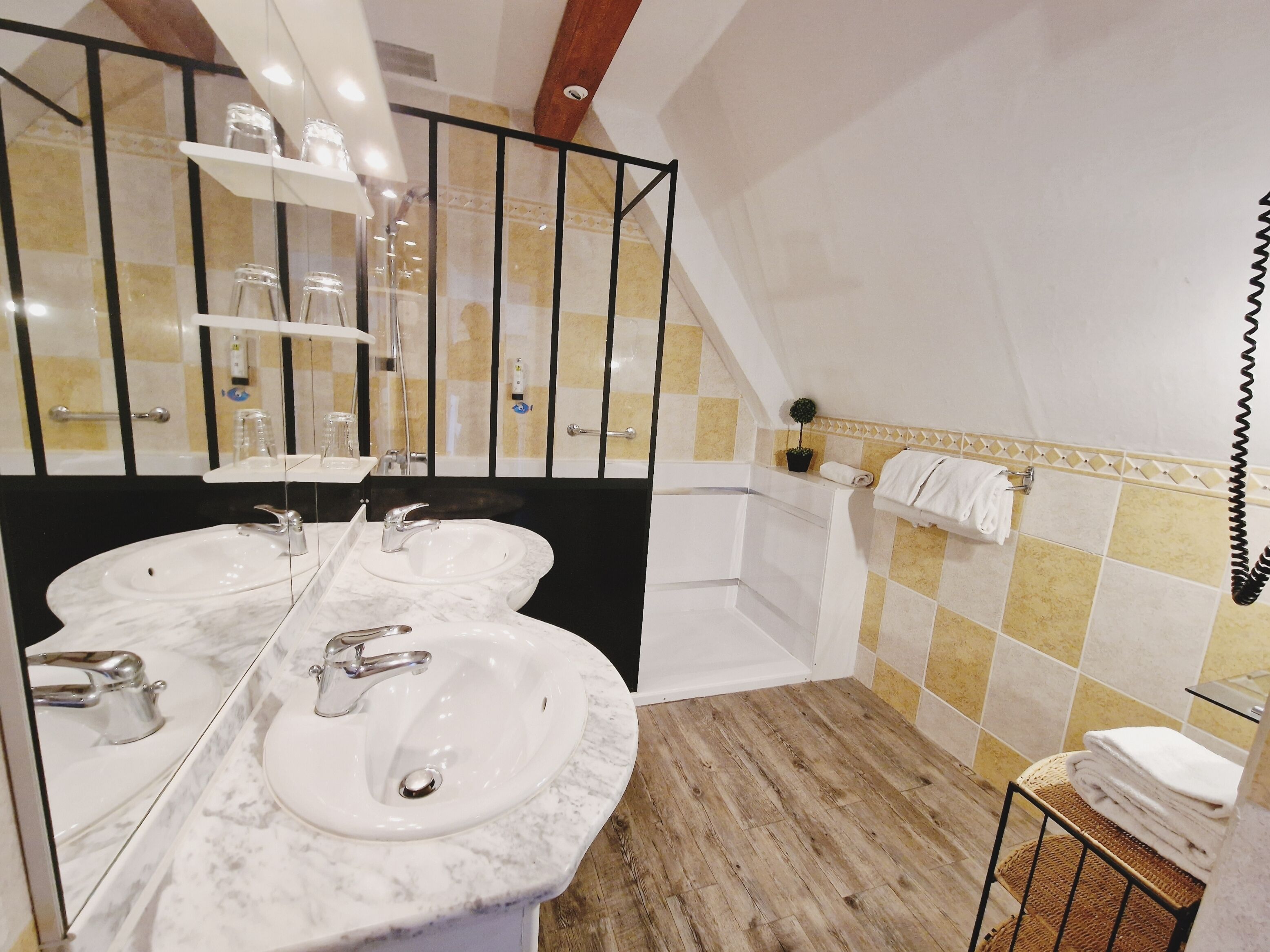 triple room | bathroom | shower, hair dryer, towels