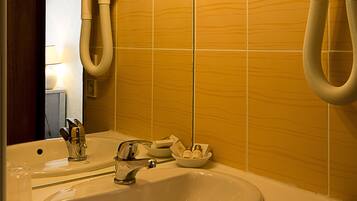 Wastafel kamar mandi