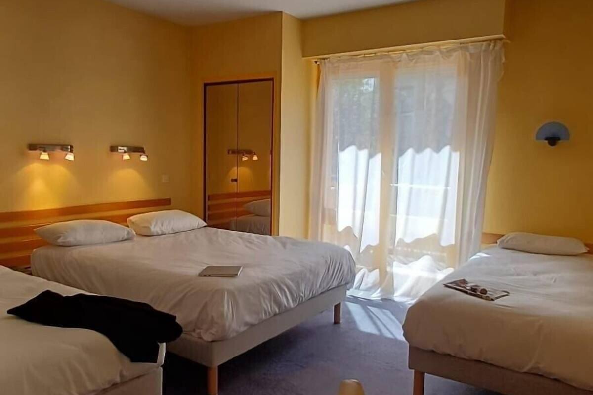 quadruple room | desk, iron/ironing board, free wifi, bed sheets