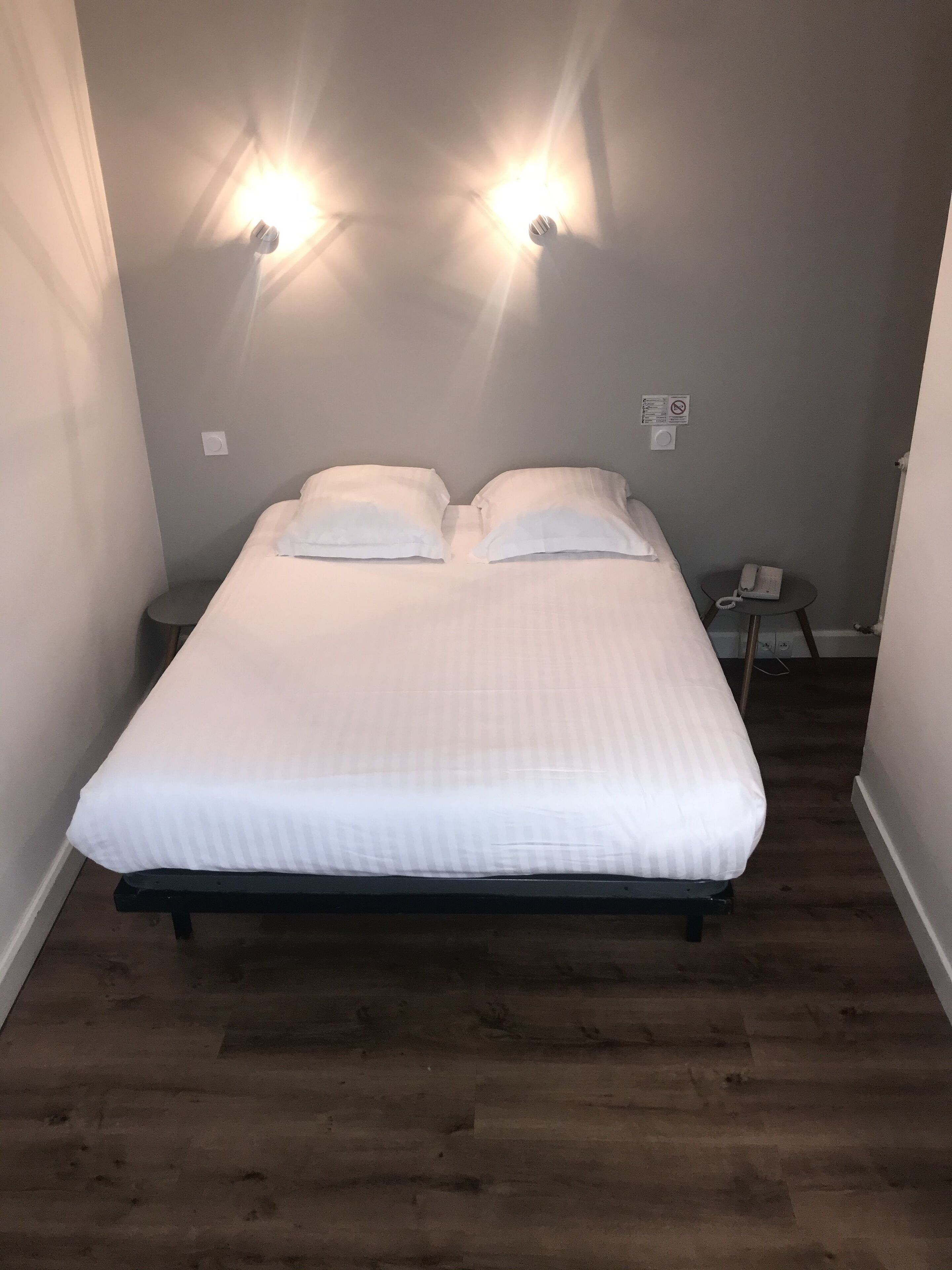 double room | 20 bedrooms, desk, iron/ironing board, cots/infant beds