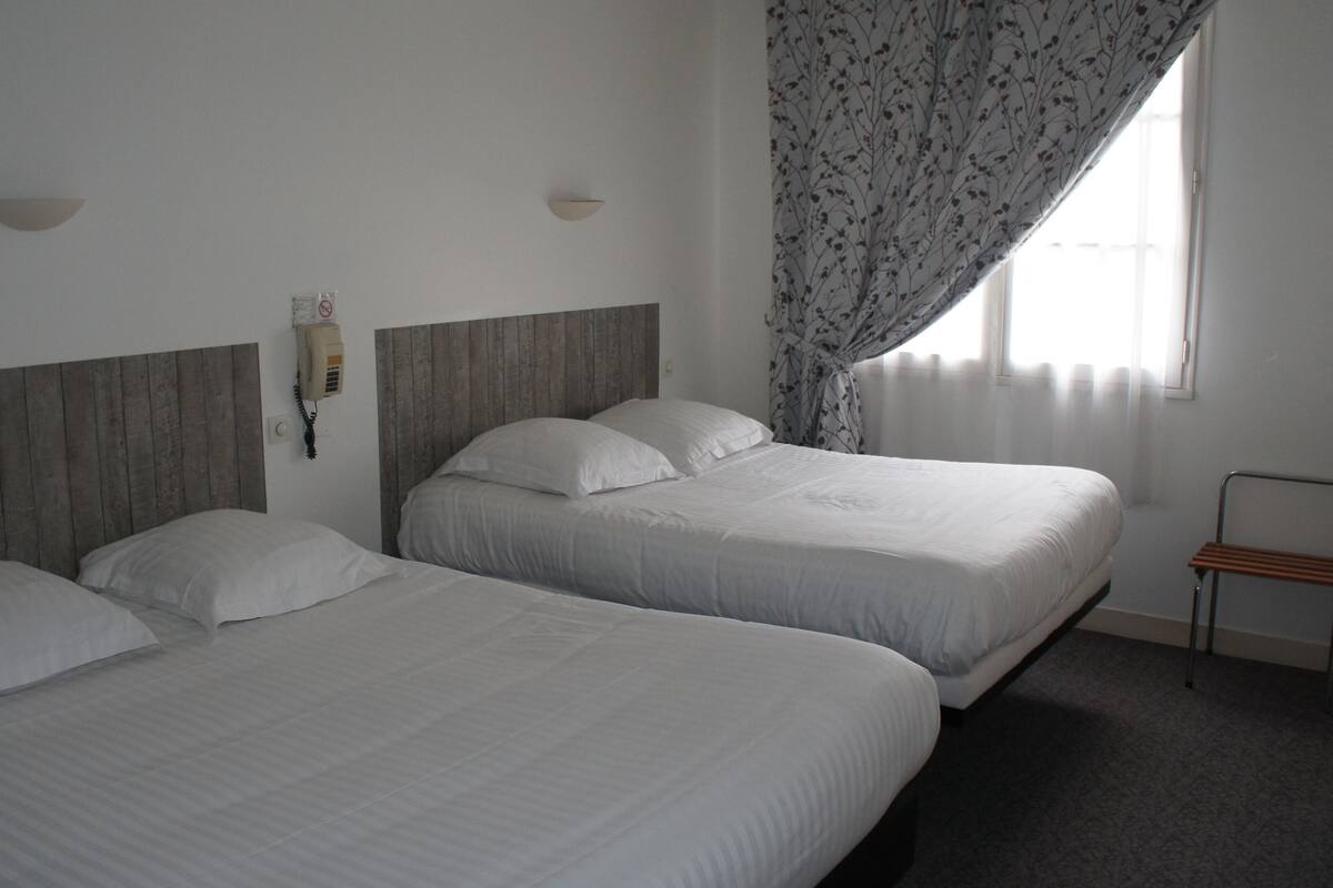 20 bedrooms, desk, iron/ironing board (on request), cots/infant beds