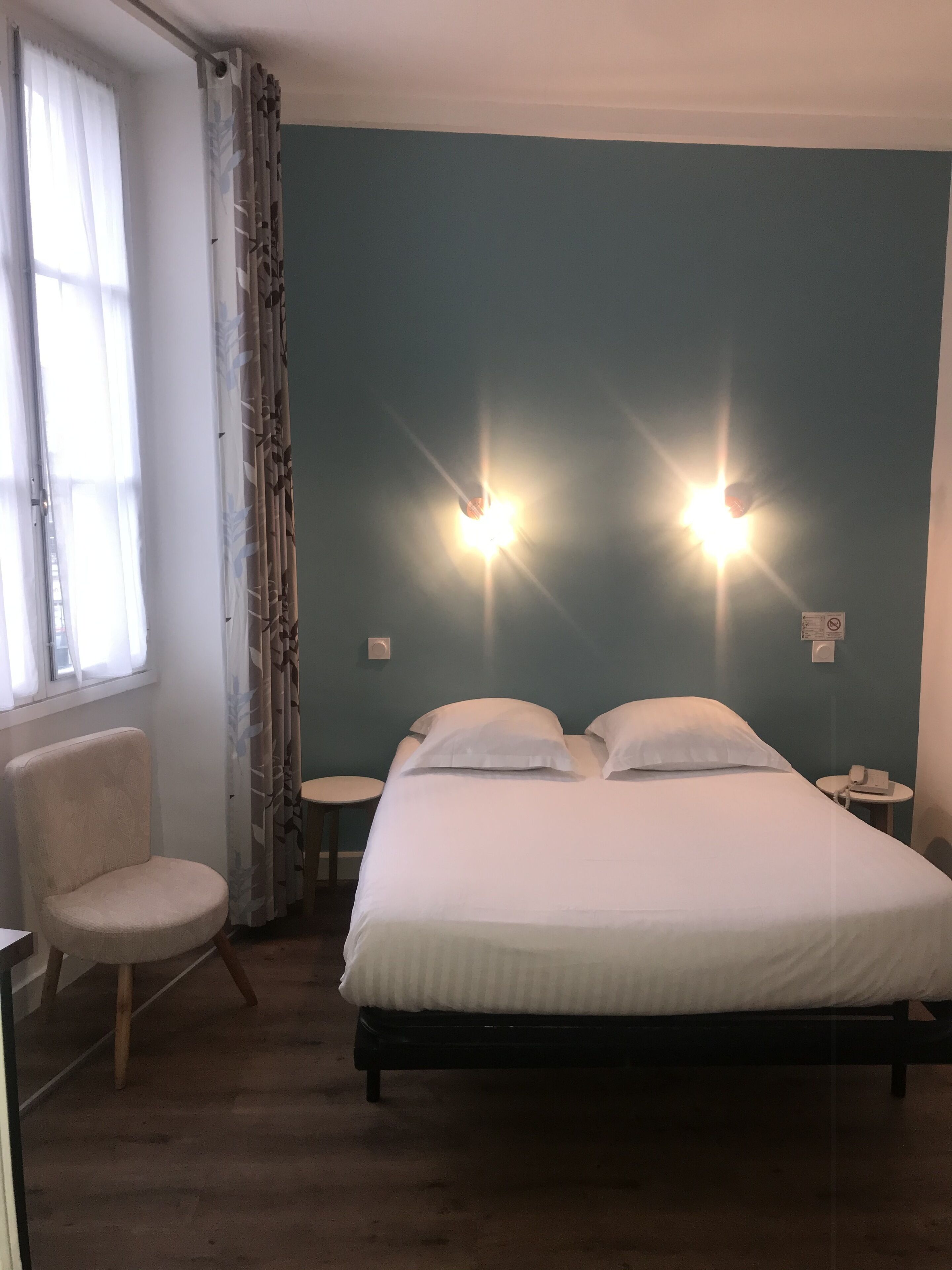 double room | 20 bedrooms, desk, iron/ironing board, cots/infant beds